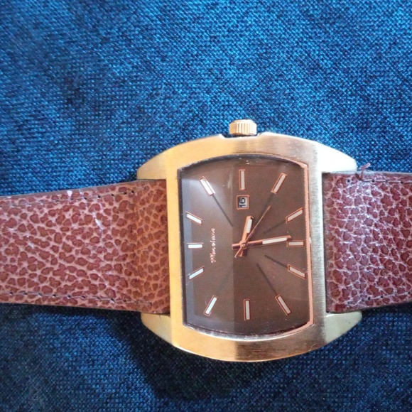 Watch - Picture 2 of 4